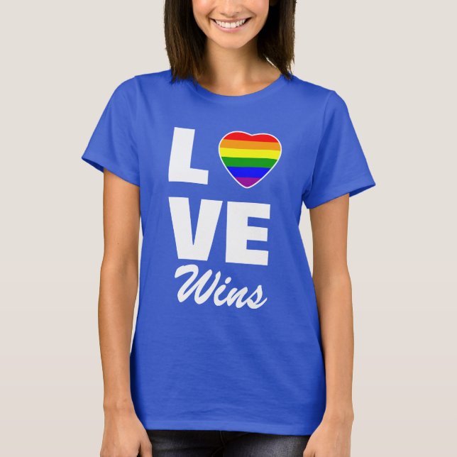 Camiseta Orgulho gay Rainbow Flag Heart Love Wins T Shirt (Frente)