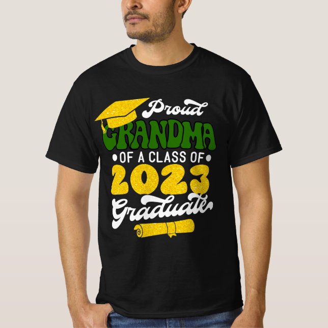 Camiseta Orgulho GRANDMA de uma Classe de Formando Dourado  (Frente)