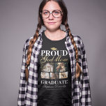 Camiseta Orgulho Mãe da Camisa-T-Formando<br><div class="desc">Camiseta da madrinha de graduação com um quadro de formandos,  5 fotos do seu neto,  o ditado "orgulhosa mãe do formando",  seu nome,  local de estudo e ano de aula.</div>