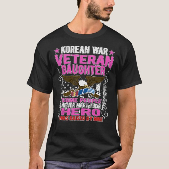 Camiseta  Orgulhosa Filha Veterana da Guerra Coreana Presen (Frente)