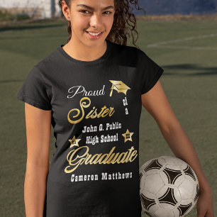 Camiseta Orgulhosa Irmã do Nome do Formando Graduação e