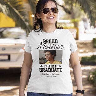 Camiseta Orgulhosa Mãe de um Formando de 2024