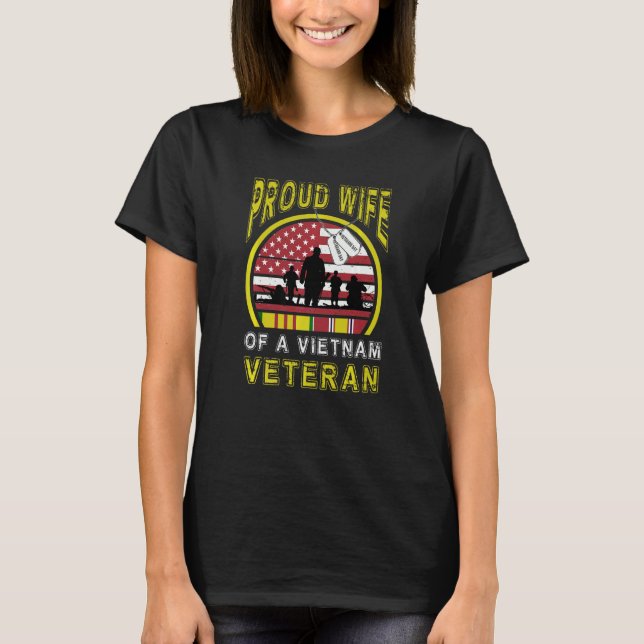 Camiseta Orgulhosa Mulher Veteranos Dia do Vietnã Honra (Frente)