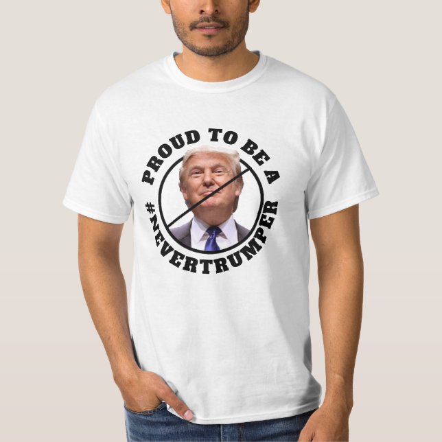 Camiseta Orgulhoso de ser um Nunca Trumper Anti Donald Trum (Frente)