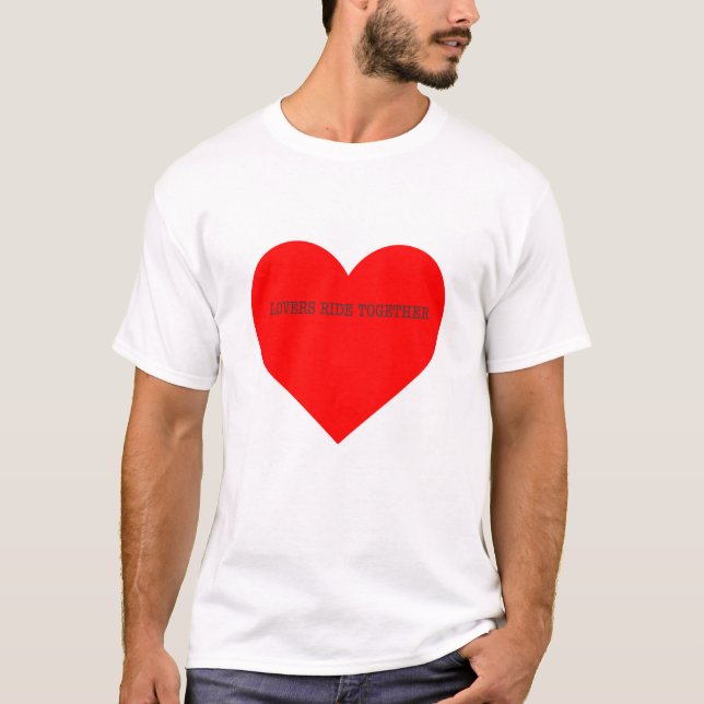 Camiseta Os amantes Andam Juntos Com O Presente Da Placa Va (Frente)