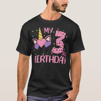 Camiseta Os amantes bonitos do Unicórn me dão o meu anivers