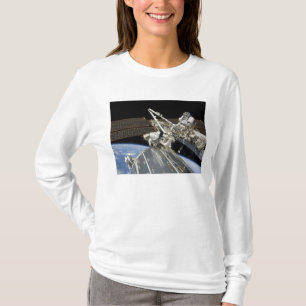 Camiseta Os astronautas executam uma série de tarefas