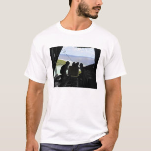 Camiseta Os aviadores eliminam uma pálete de bens doados