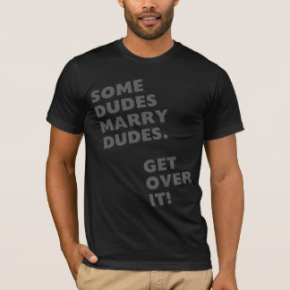 CAMISETA OS GAJOS DO CASADO DE ALGUNS GAJOS OBTÊM SOBRE ELE