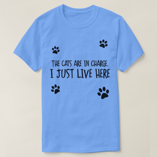 Camiseta Os Gatos Estão A Carregar (Frente do Design)
