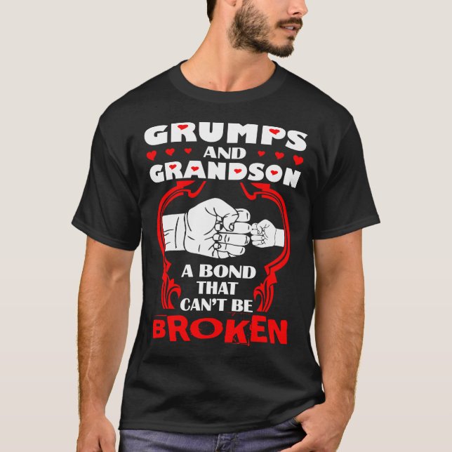 Camiseta Os Grumps e a ligação do neto que chanfram (Frente)