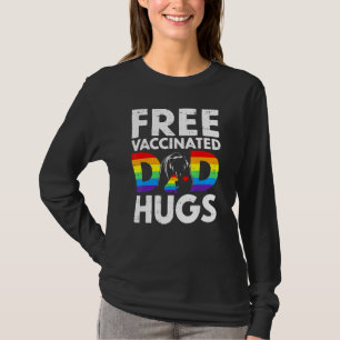 Camiseta Os Homens Bebem Abraços De Pai Totalmente Vacinado