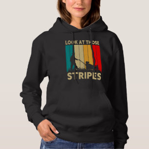 Camiseta Os Homens Olham Para A Lâmina De Pai De Lâmina.