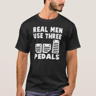 CAMISETA OS HOMENS REAIS UTILIZAM TRÊS PEDAIS