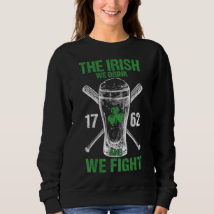 Camiseta Os Irlandeses Que Bebemos E Combatemos O Pano De V