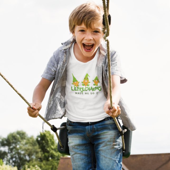 Camiseta Os Leprechauns Me Fizeram Fazer Um Dia de São Patr (Criador carregado)