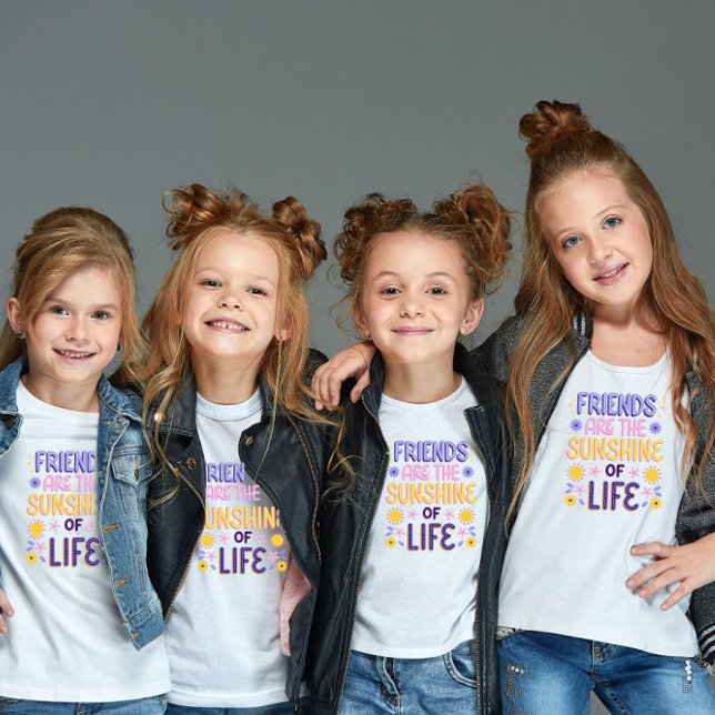 Camiseta Os melhores amigos (Best friend T-Shirt by Creative Design
)