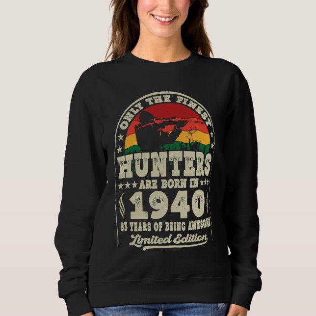 Camiseta Os Melhores Caçadores Estão Nasceres Em 1940 Caça  (Frente)