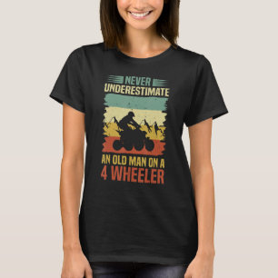 Camiseta Os Meninos Engraçados Nunca Subestimam Um Velho Em