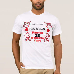 Camiseta Os nomes vermelhos do rolo & dos corações & data