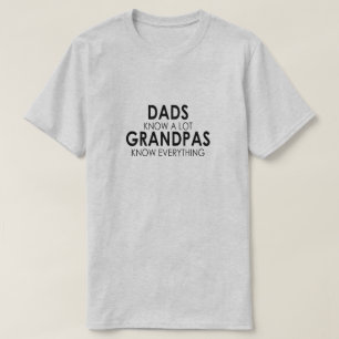 CAMISETA OS PAIS SABEM MUITO, VOVÔS SABEM TUDO
