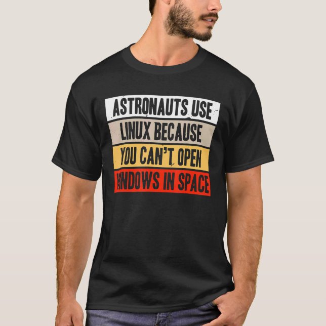 Camiseta Os retrorreflectores usam o Linux porque não é pos (Frente)