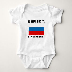 Camiseta Os Russos Fazem... Com Punho De Ferro