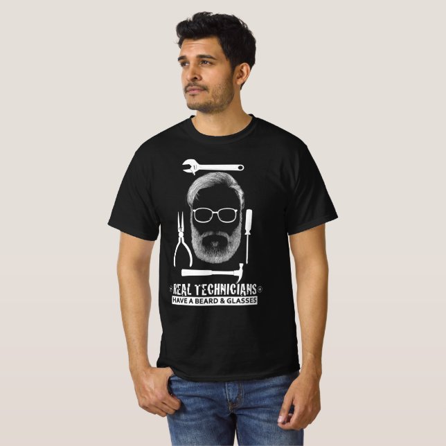Camiseta Os verdadeiros técnicos têm barba e óculos (Frente Completa)