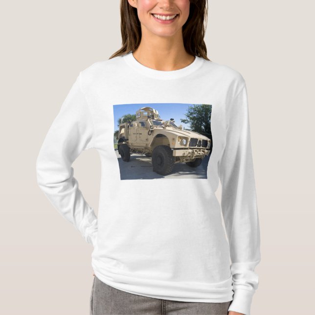 Camiseta Oshkosh M-ATV (Frente)