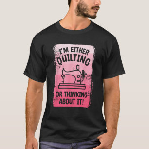 Camiseta Ou estou coçando ou pensando em costurar
