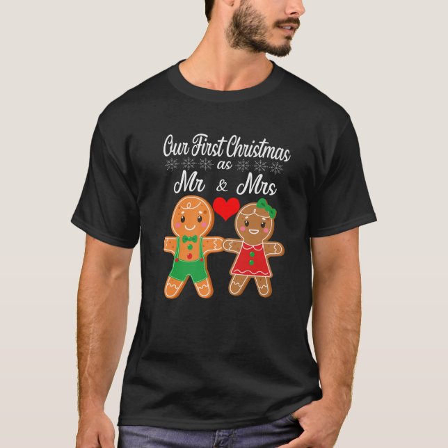 Camiseta Our First Christmas As Mr And Mrs 2021 Gingerbread (Frente)