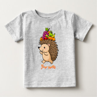 Camiseta ouriço fofo carregando frutas frescas