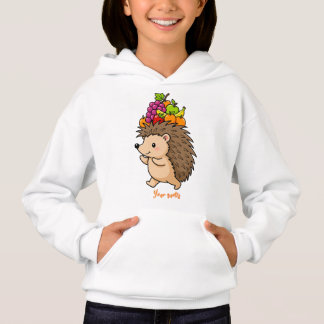 Camiseta ouriço fofo carregando frutas frescas