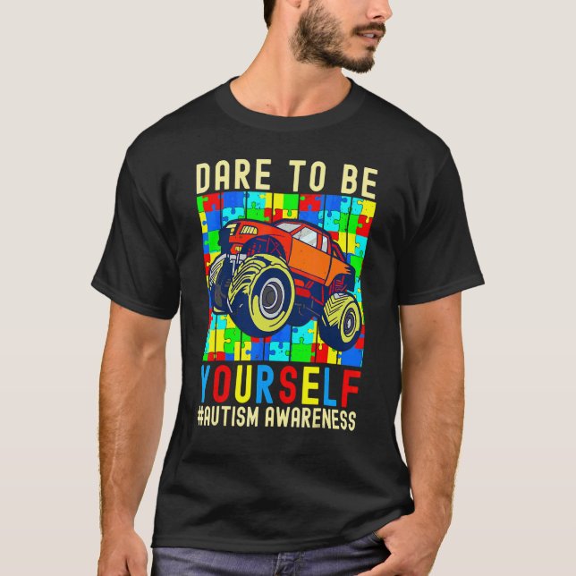 Camiseta Ouse Ser Você Mesmo Caminhão Monstro de Conscienti (Frente)