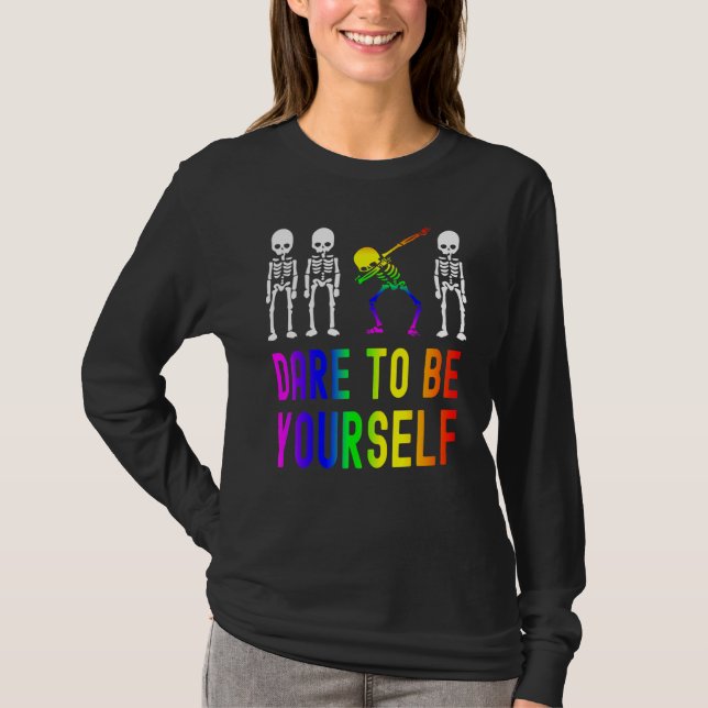 Camiseta Ouse Ser Você Mesmo Orgulho Lgbt Esqueleto Dabbing (Frente)