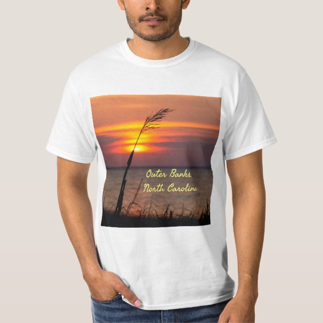 Camiseta Outer Banks North Carolina Beach Sunset Orange Sky (Frente)