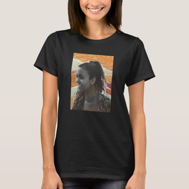 Camiseta Outer Banks Season 3 Kiara Mixed Media Collage Por (Frente)