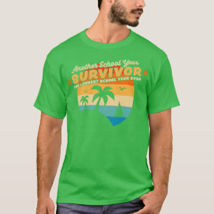 Camiseta Outro Ano Escolar Sobrevivente no Mais Longo Ano E
