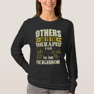 Camiseta Outros Vão Para O Terapista. Vou Para O Vizinho.
