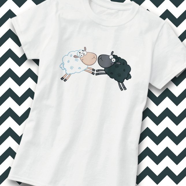 Camiseta Ovelha Preta Ovelha Branca (Criador carregado)