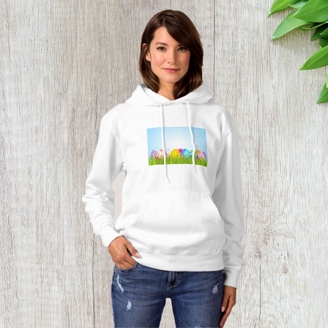 Camiseta Ovos De Páscoa Em Hoodie De Mulher De Grama (Criador carregado)