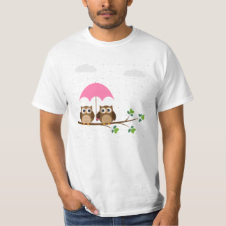Camiseta Owl Pals in the Rain Compartilhando um dia chuvoso