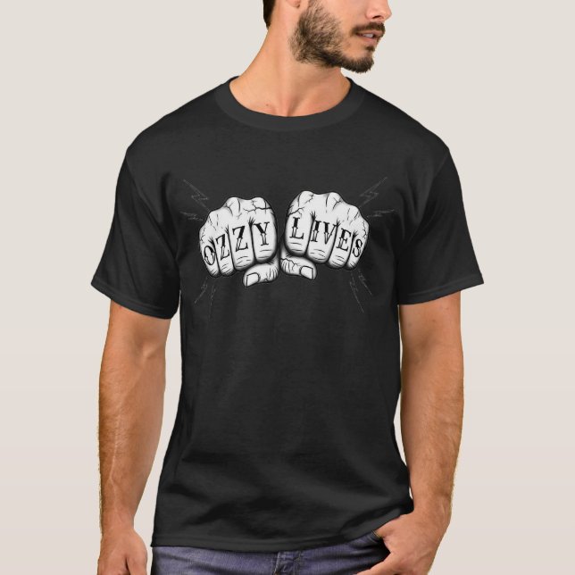 Camiseta OZZY LIVES – Punho Hardcore (Frente)