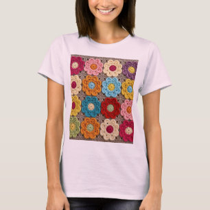 Camiseta Padrão Colorido de Flor de Crochê – Vó da Gente 