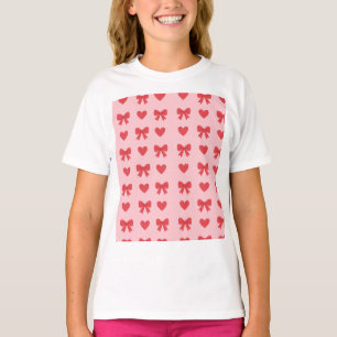 Camiseta Padrão de Corações e Laços Rosa Doce