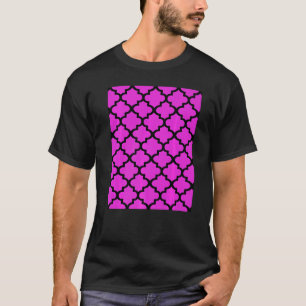 Camiseta Padrão De Quatrefoil Em Traço Preto Em Rosa Púrpur