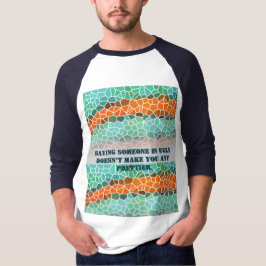 Camiseta Padrão de Triângulo Colorido Único & Citações