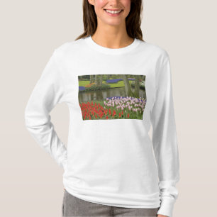 Camiseta Padrão de tulipas e flores de jacinto de uva,