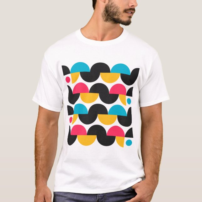 Camiseta Padrão Geométrico Multicolorido (Frente)