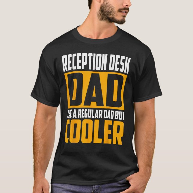 Camiseta Pai de Recepção de Menores Como um Pai normal, mas (Frente)